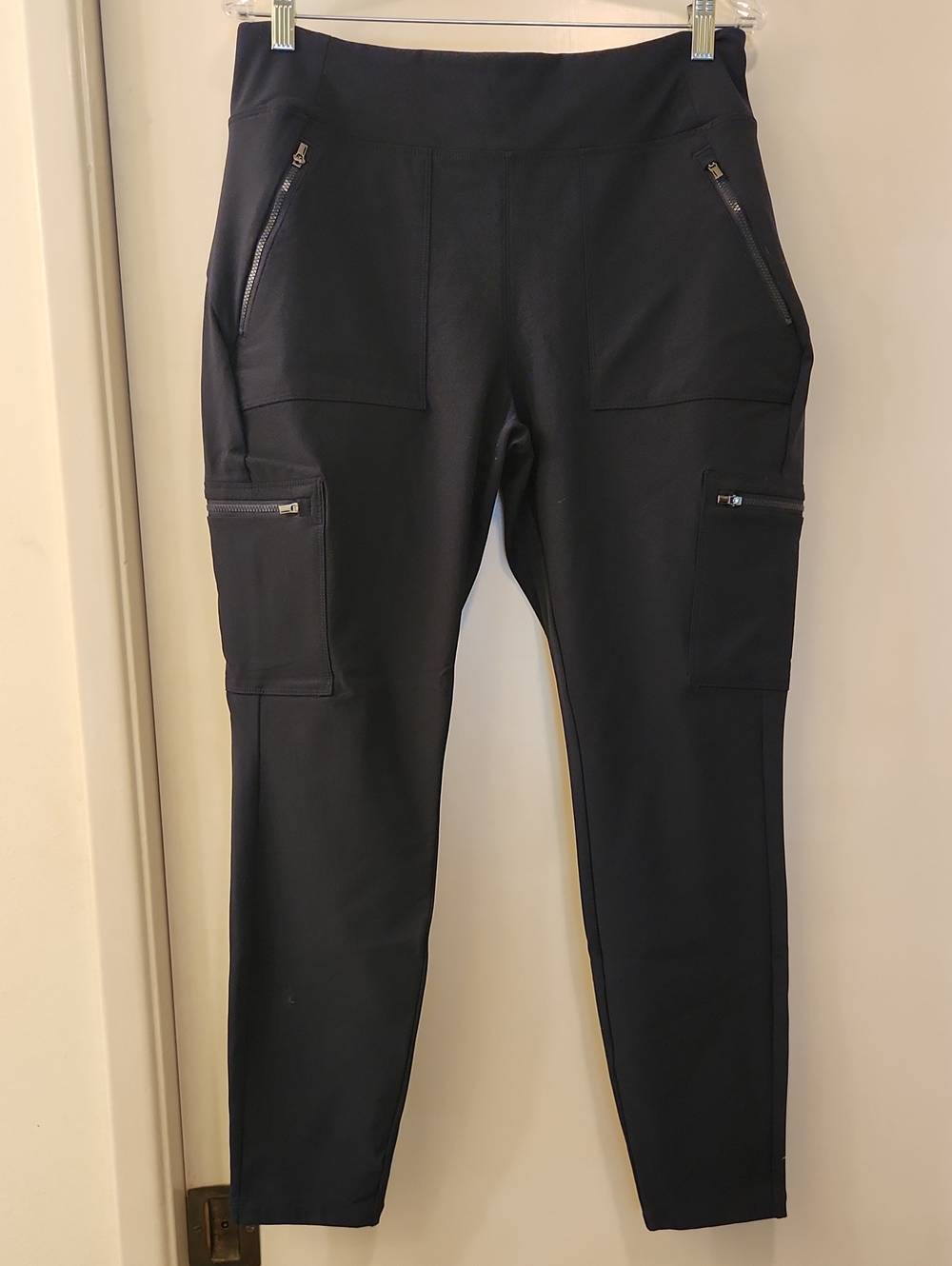 Athleta Headlands Hybrid Cargo Tight Navy Blue EUC